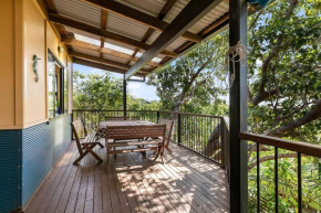 COASTING - Straddie Style Beach House